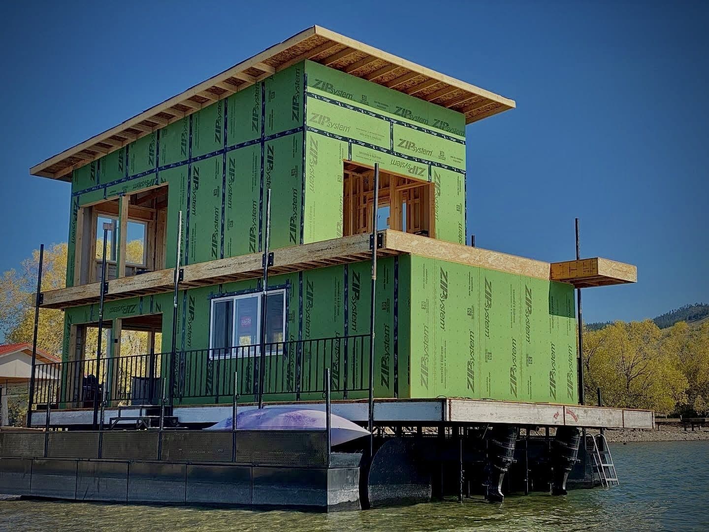 Waterfront Build — photo 3